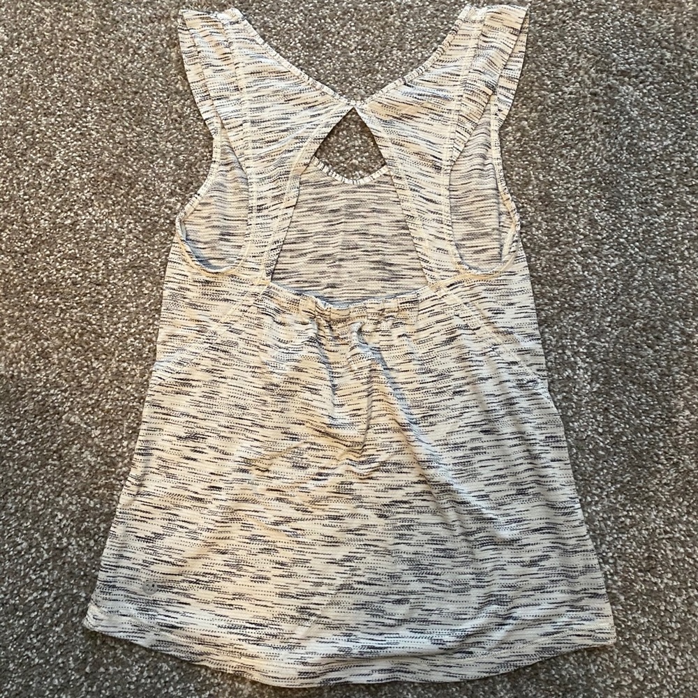 Lululemon yoga top